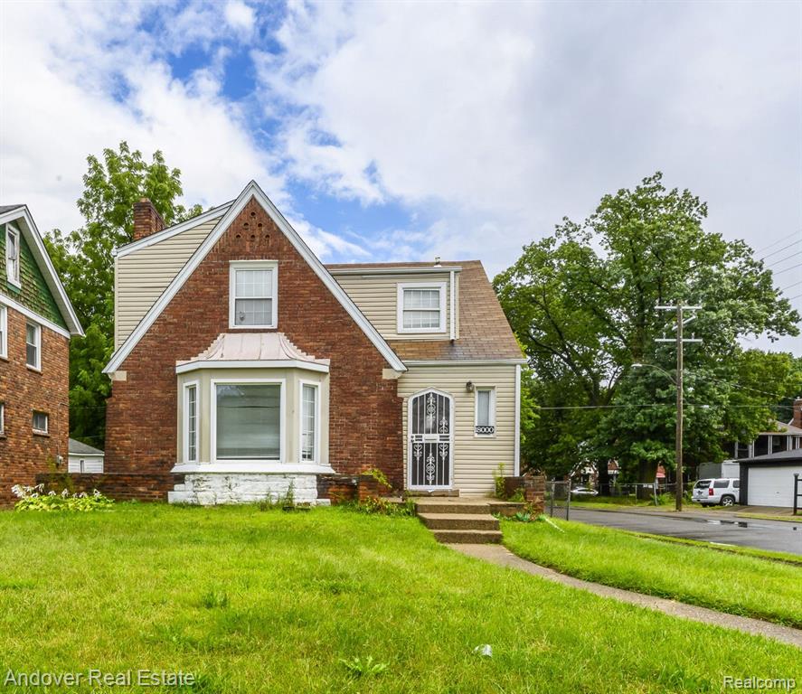 San Juan Dr, Detroit, MI 48221