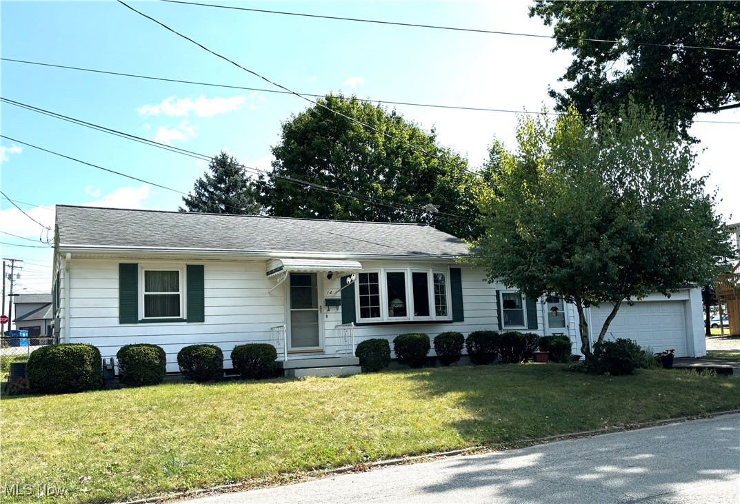 Vine St, Columbiana, OH 44408