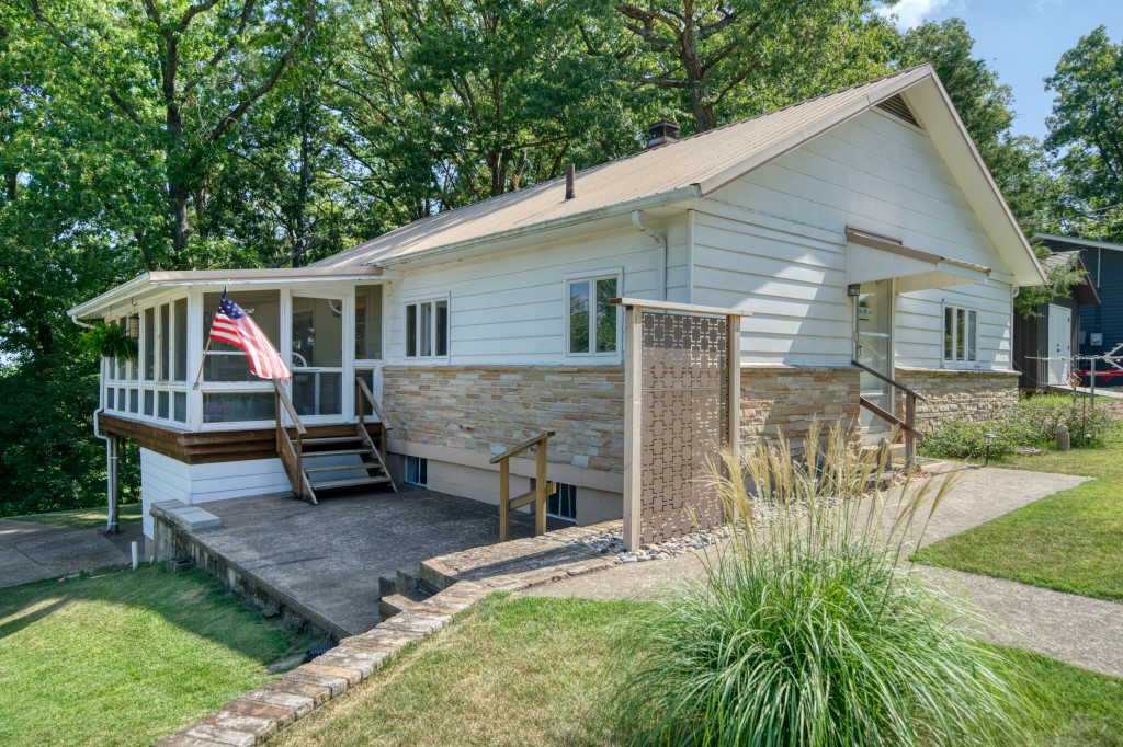 Jackson Ridge Rd, Eureka Springs, AR 72631
