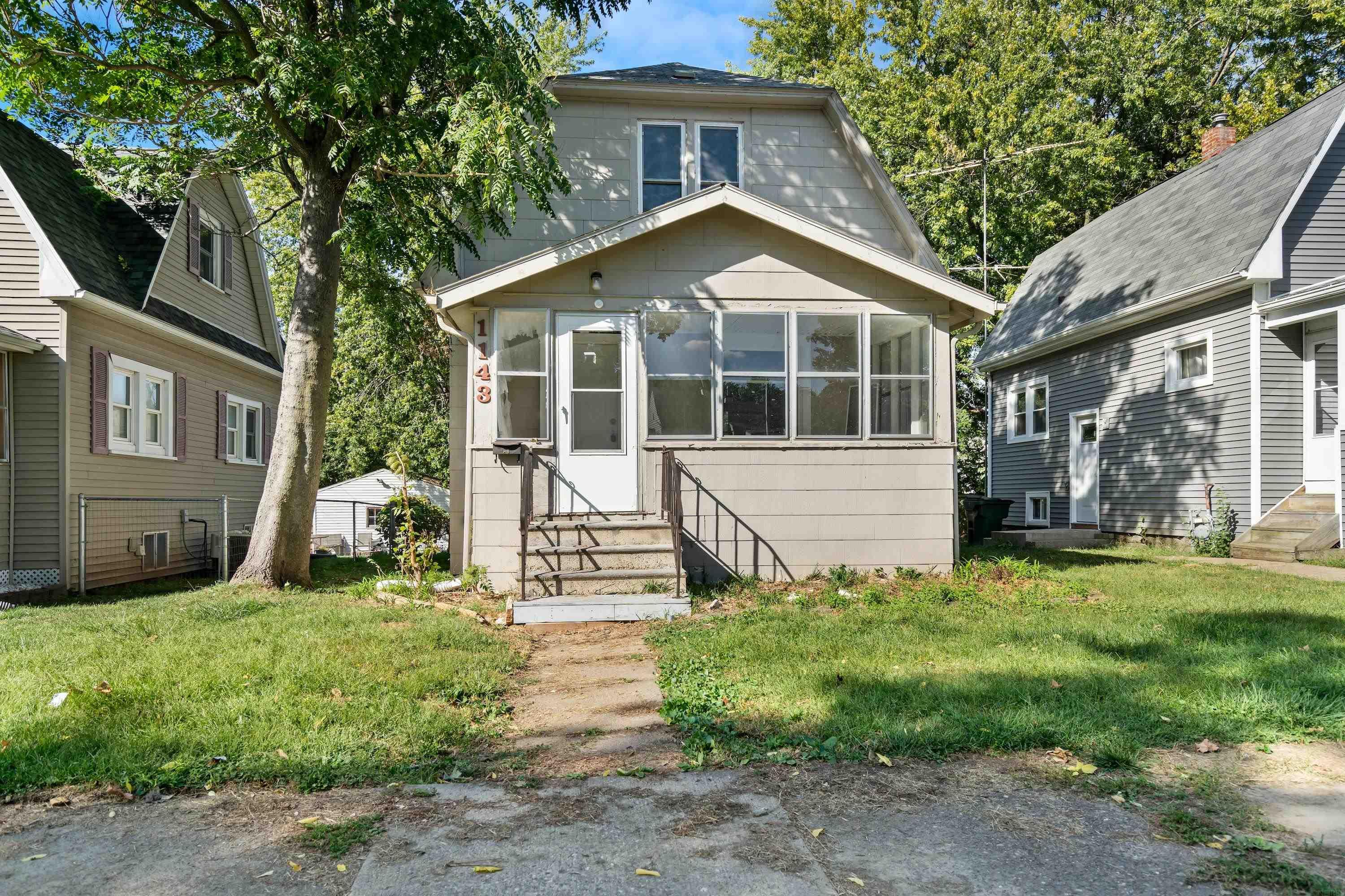 Forest Ave, Waterloo, IA 50702