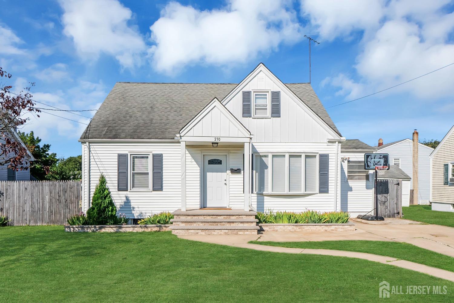 Whalen St, Manville, NJ 08835