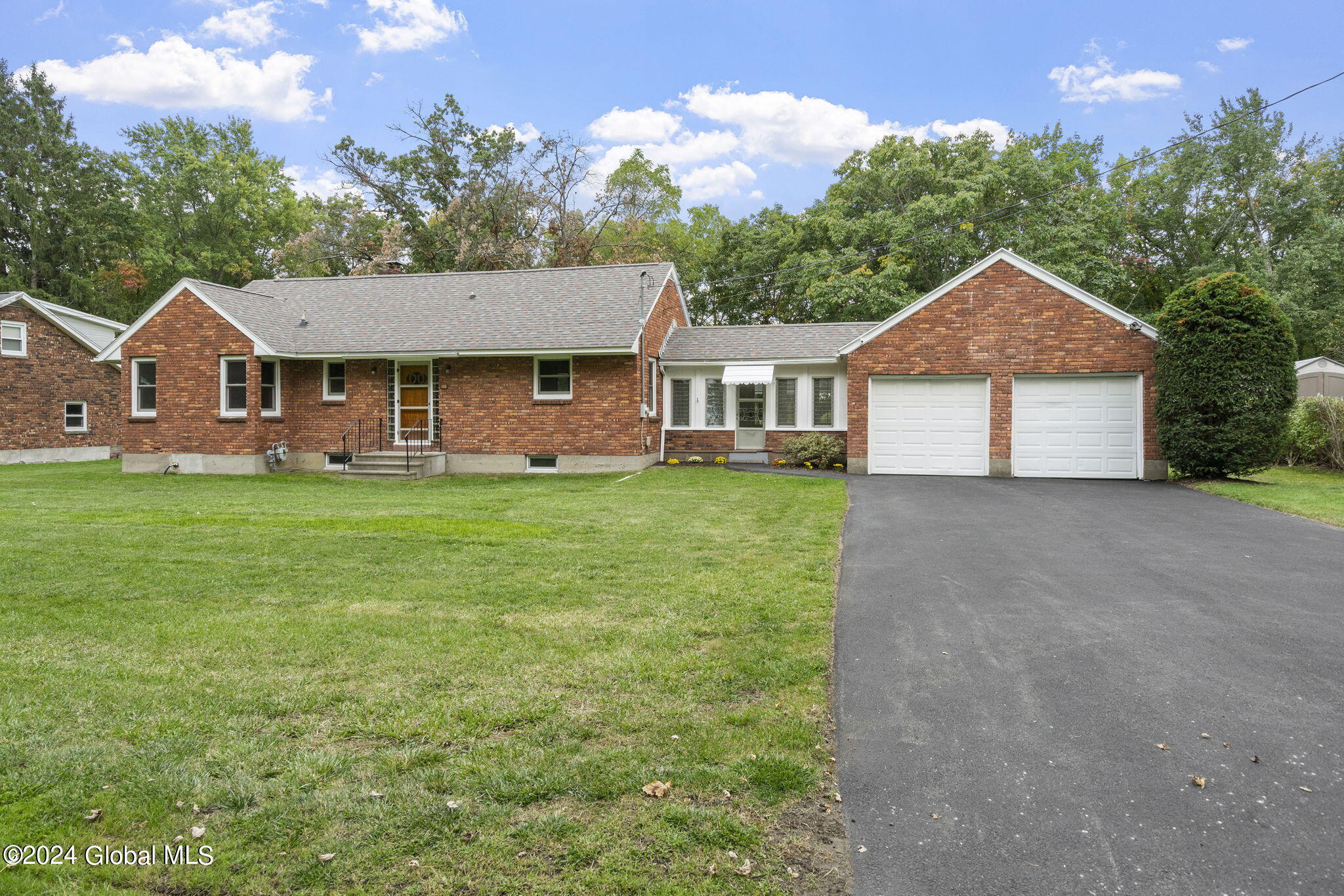 Horstman Dr, Schenectady, NY 12302