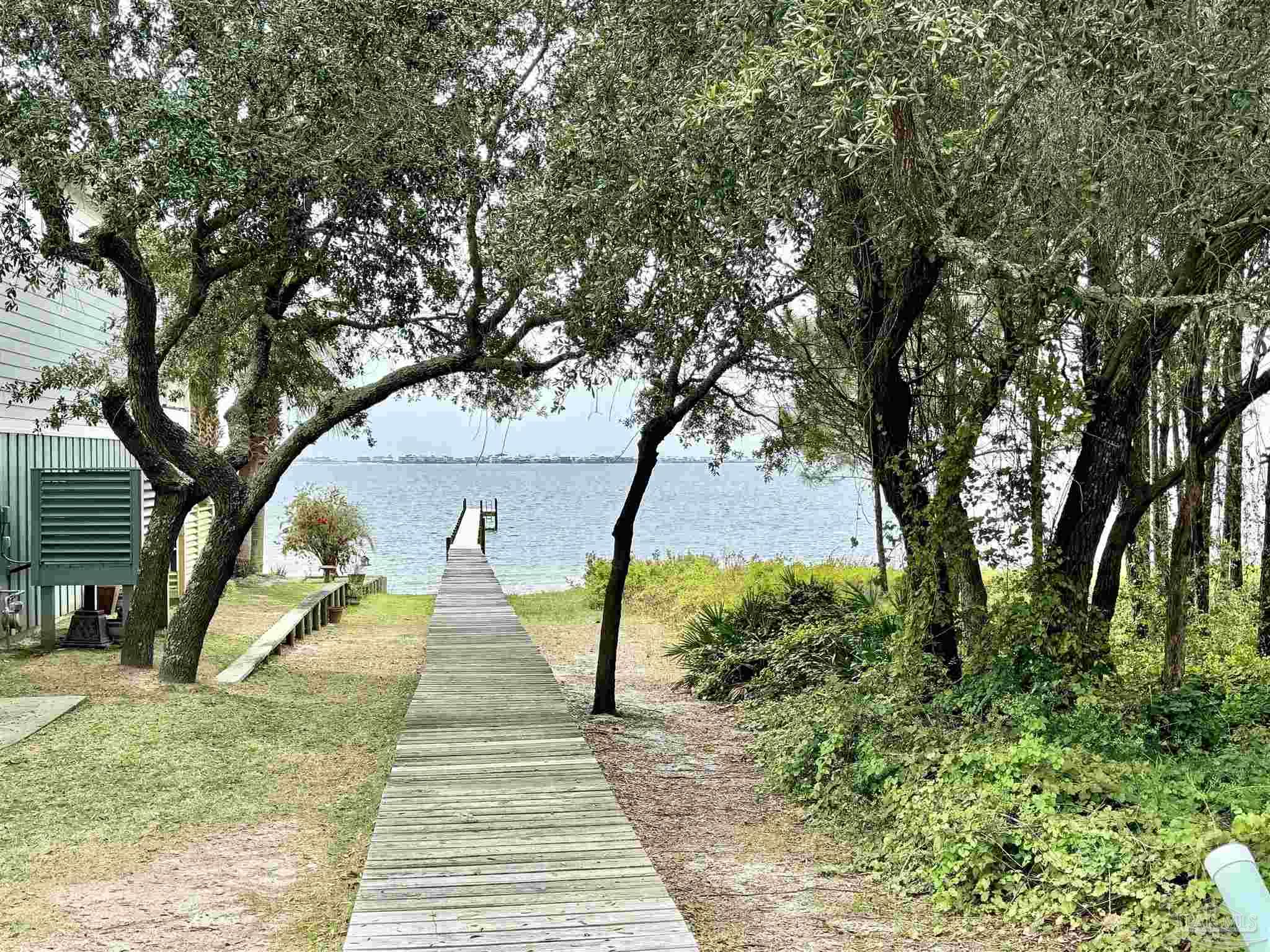Snapdragon Dr, Navarre, FL 32566