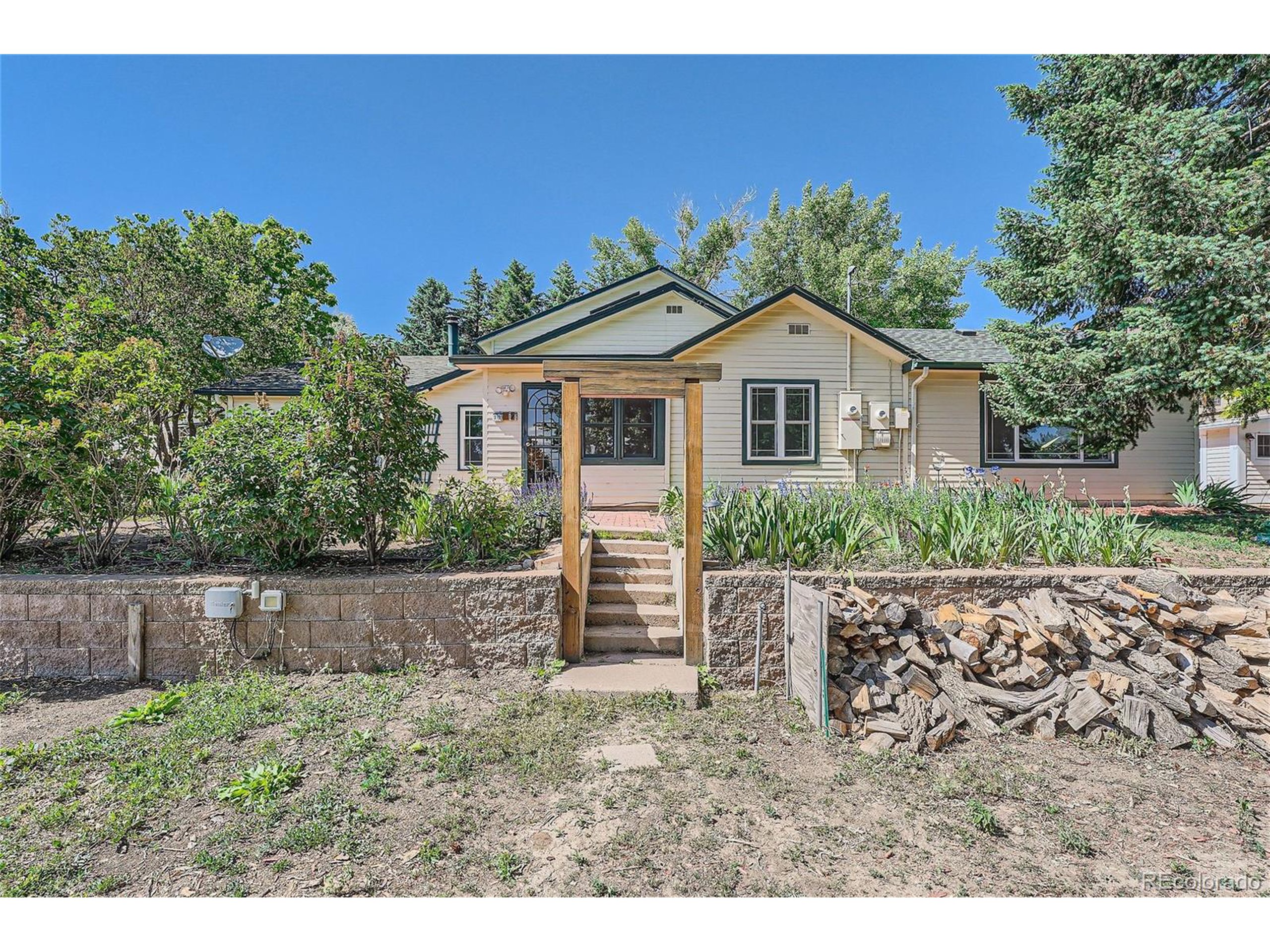 Wesley Ct, Lakewood, CO 80227