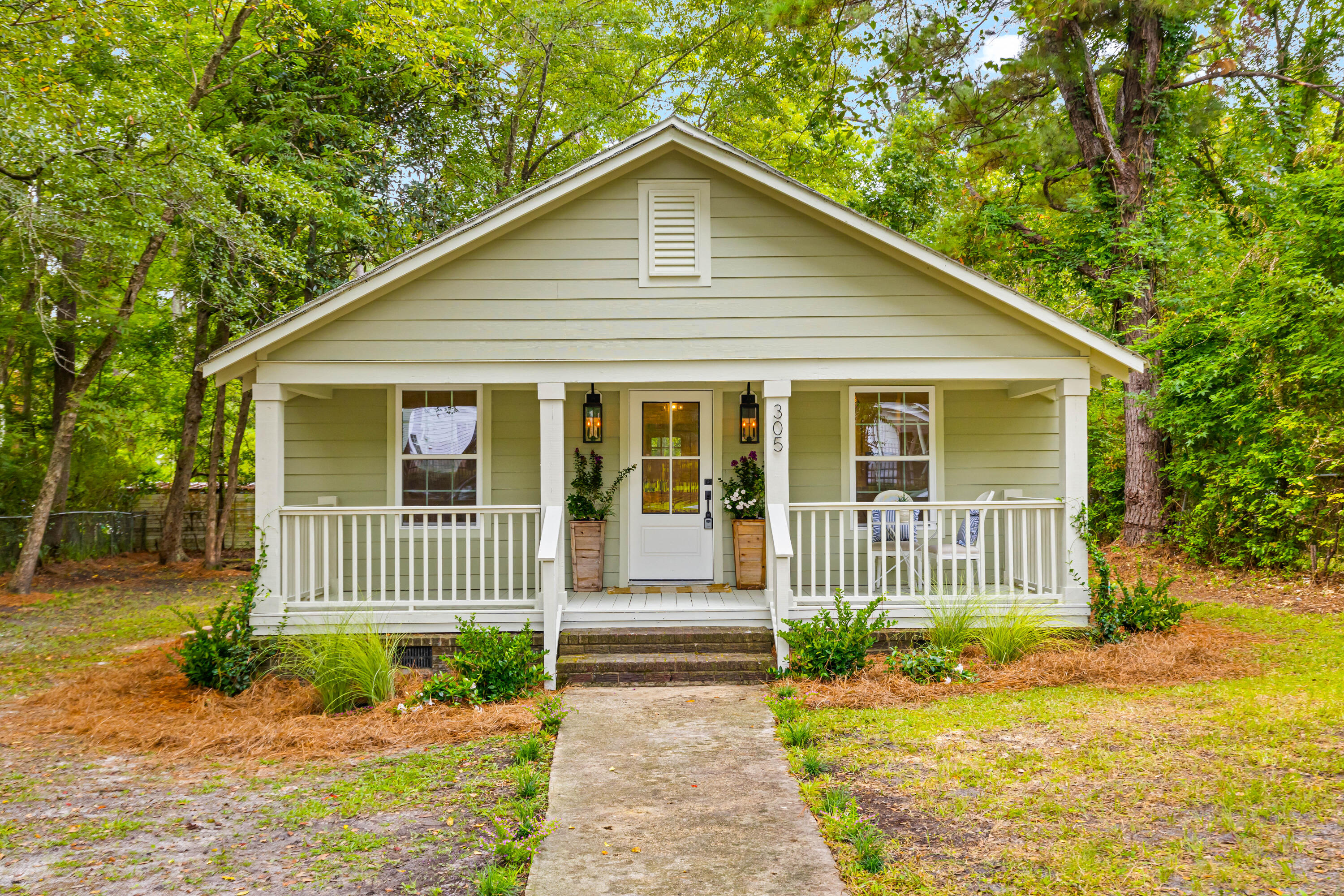 Beaufort St, Summerville, SC 29483