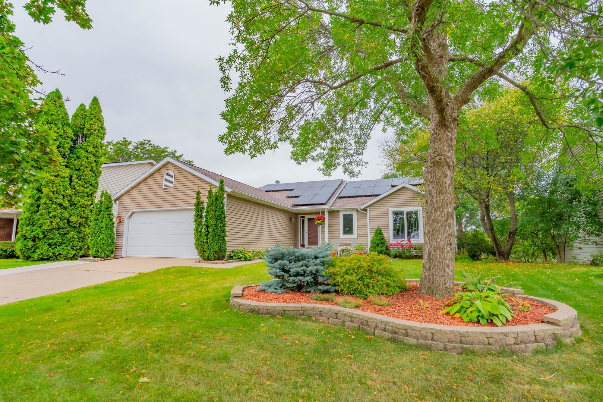 Jenna Dr, Madison, WI 53704