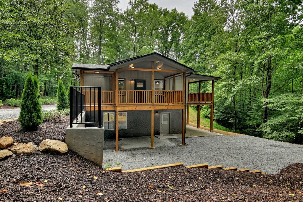 Hidden Valley Cir, Morganton, GA 30560