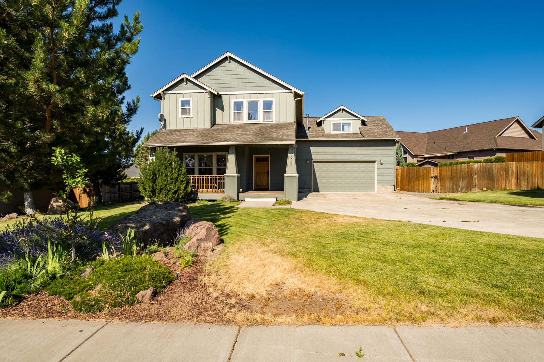 35th Pl, Redmond, OR 97756