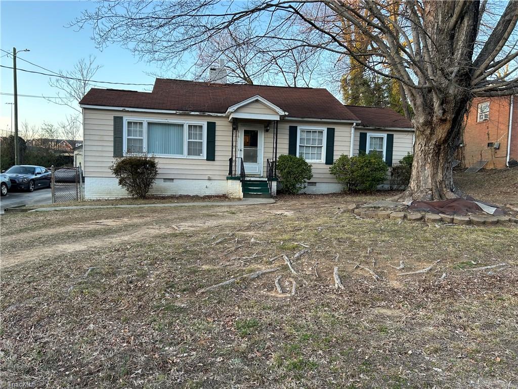 Willow Pl, High Point, NC 27260