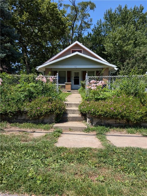 Crescent Ave, Independence, MO 64053