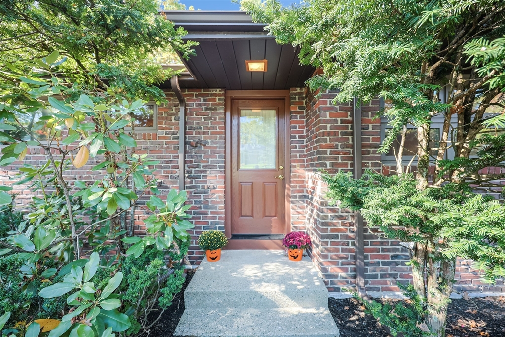 William J Hts, Framingham, MA 01702