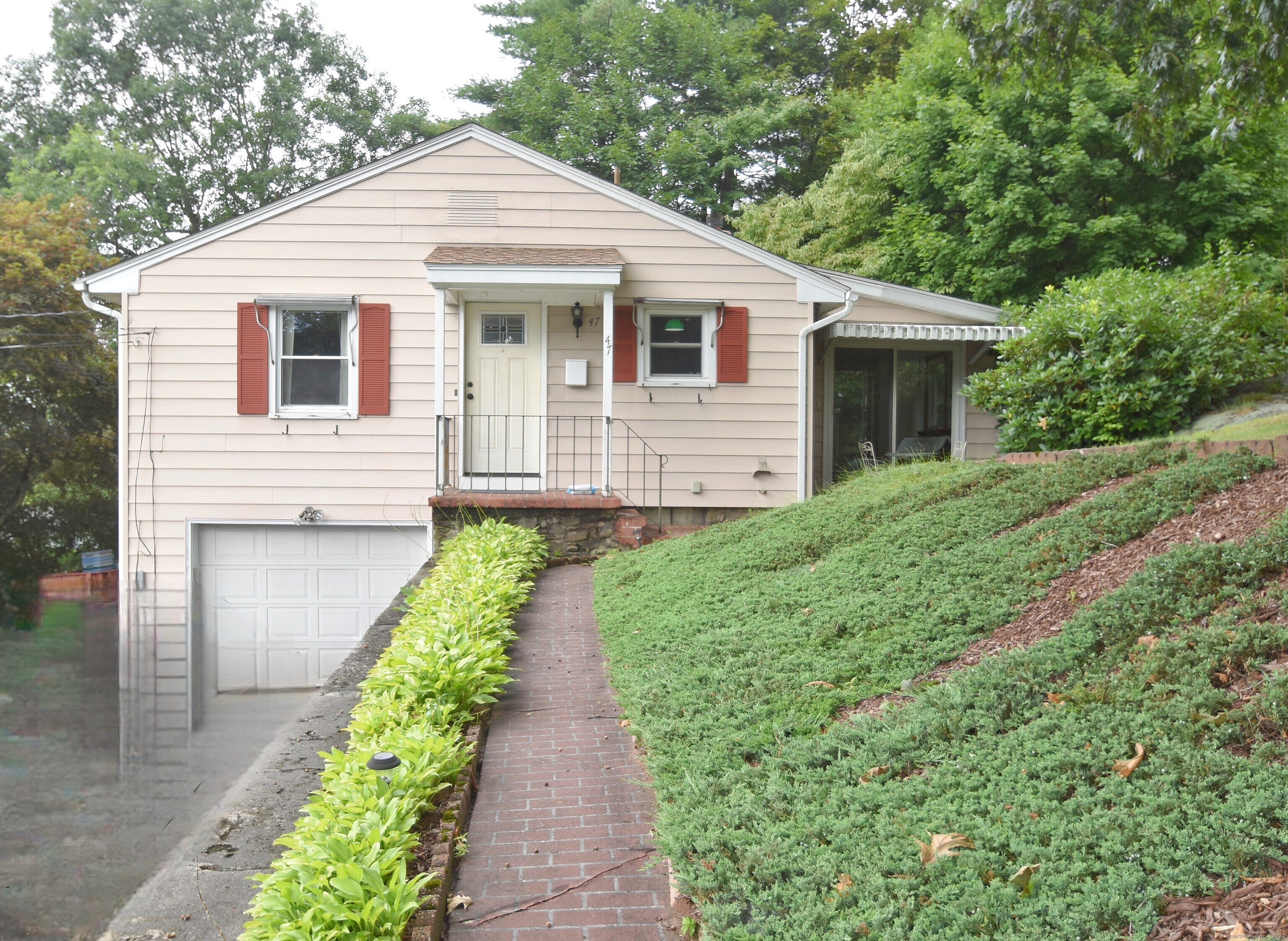 Vanderbilt Rd, Bristol, CT 06010