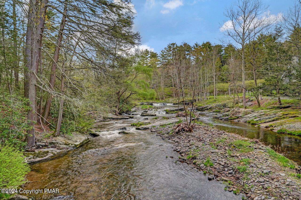 Pasold Farm Dr, Cresco, PA 18326