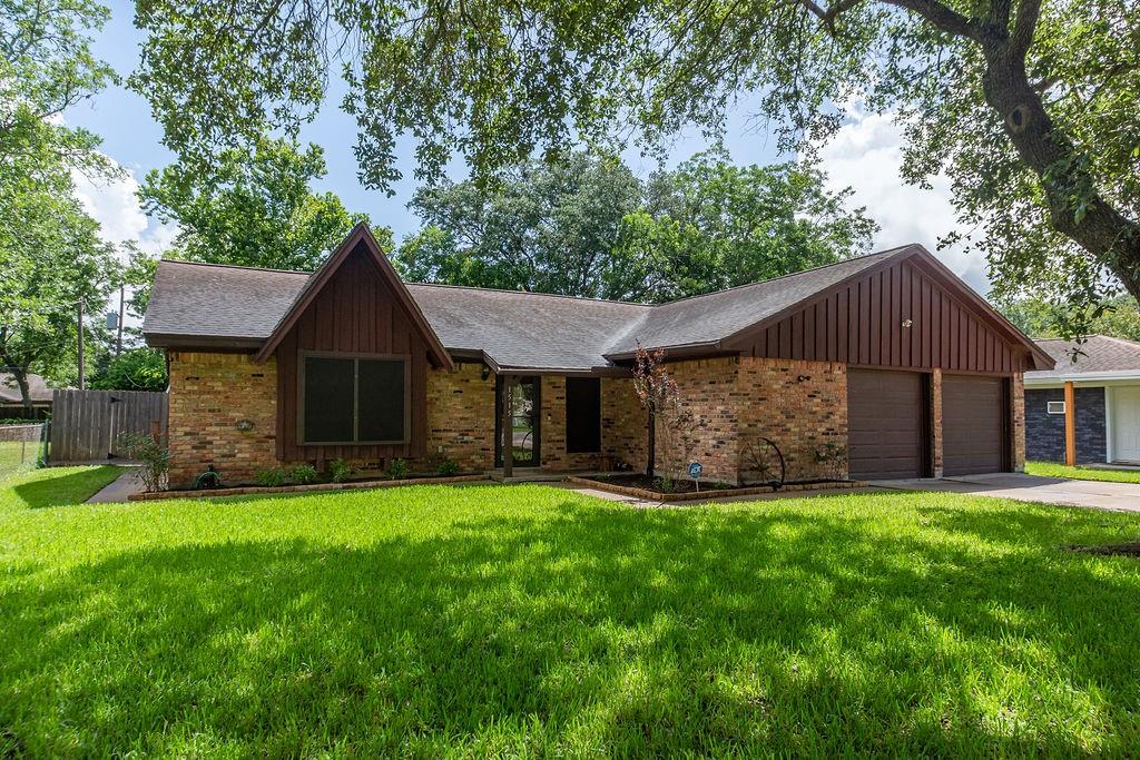Avenue D , Danbury, TX 77534