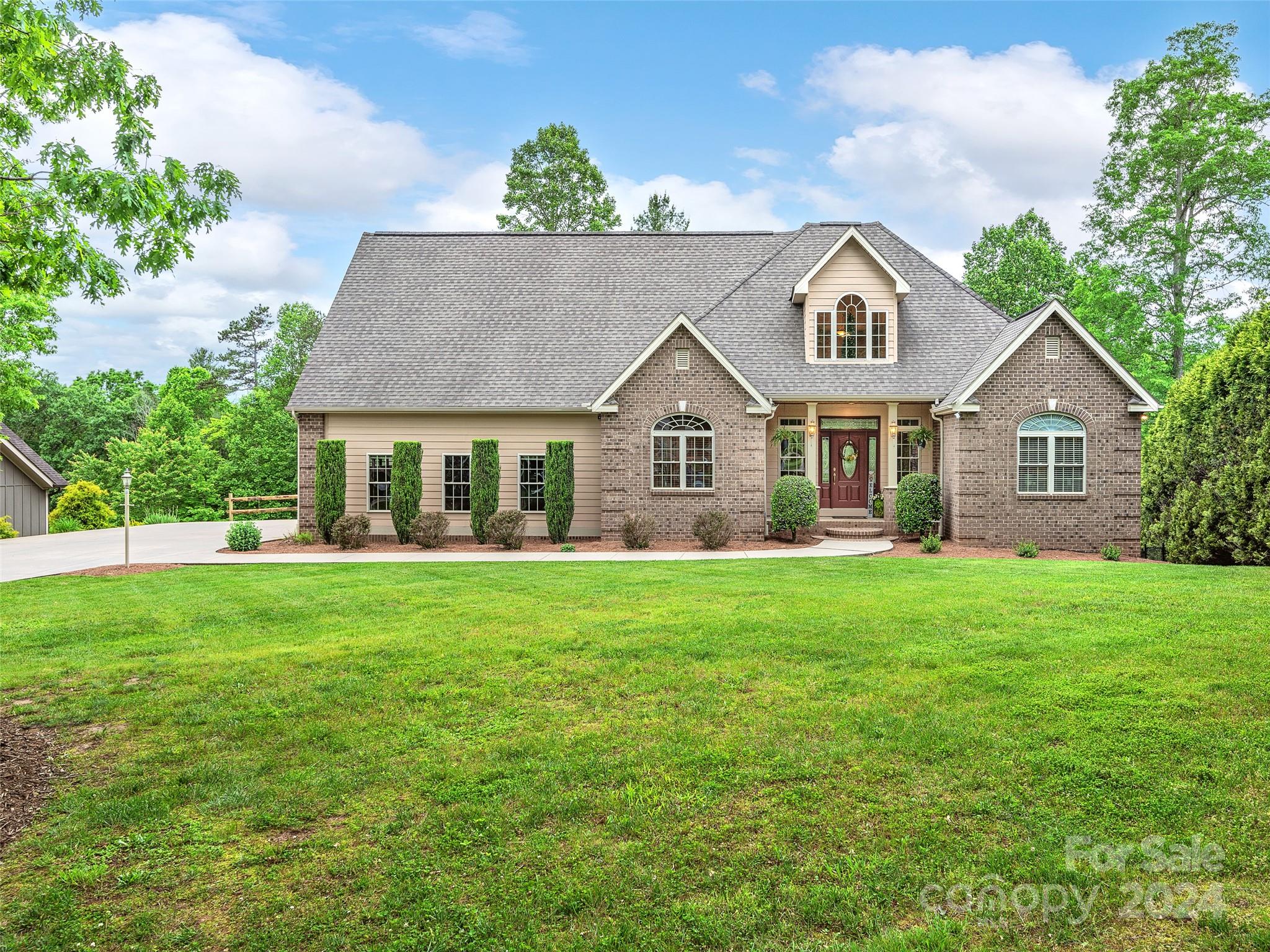 Rhinehart Rd, Candler, NC 28715