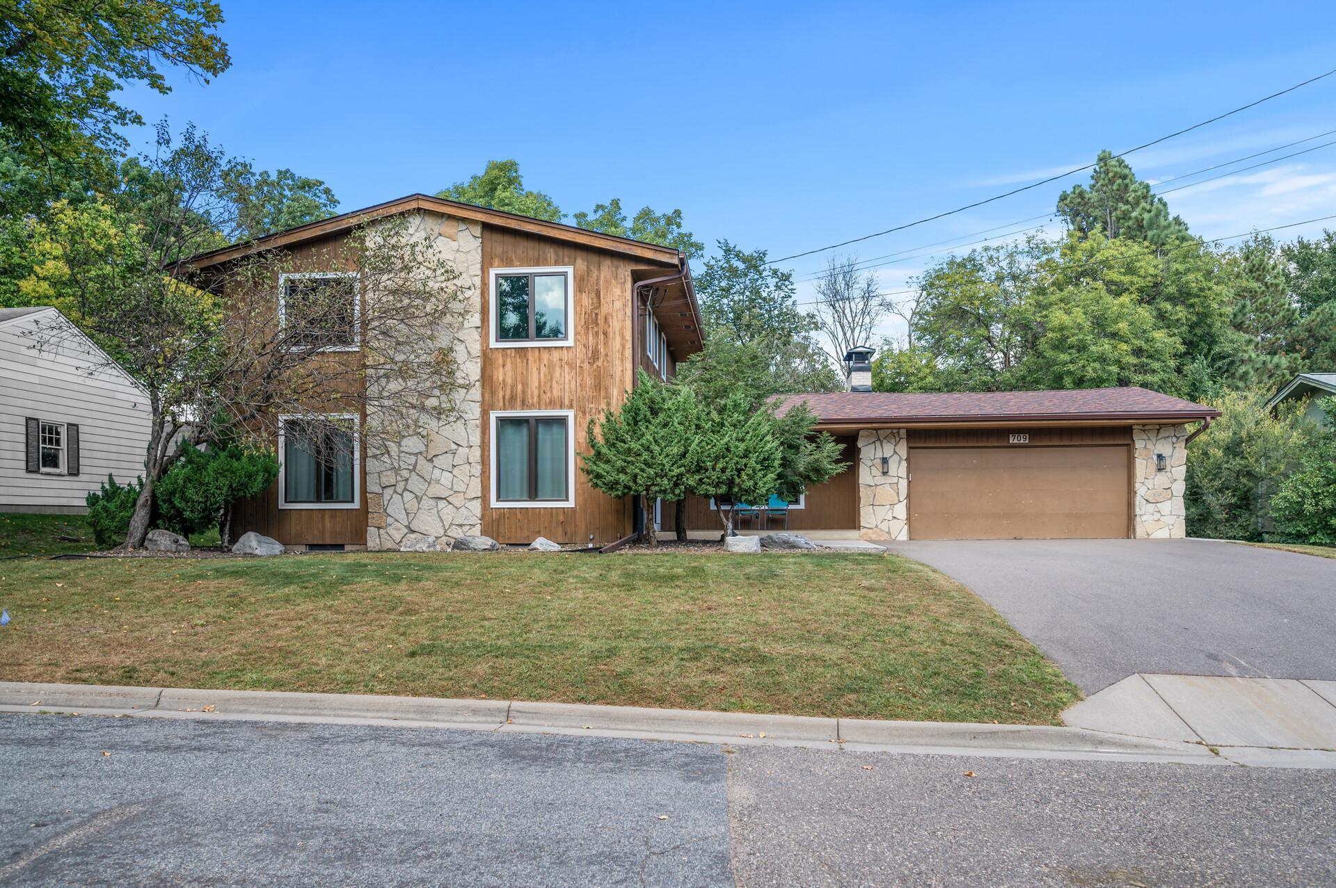 Drillane Rd, Hopkins, MN 55305