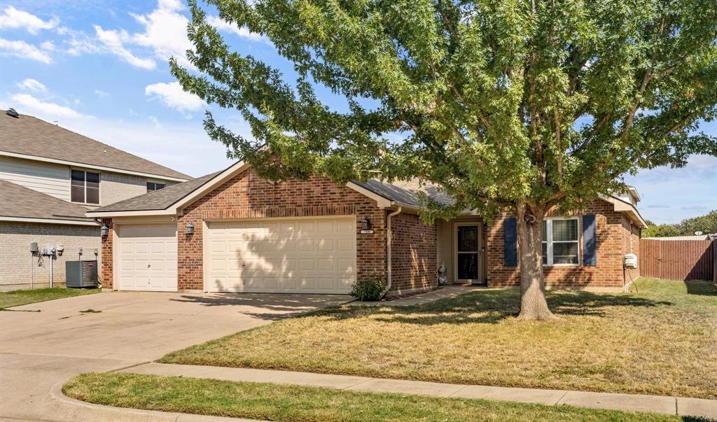 Mallard Dr, Fort Worth, TX 76131