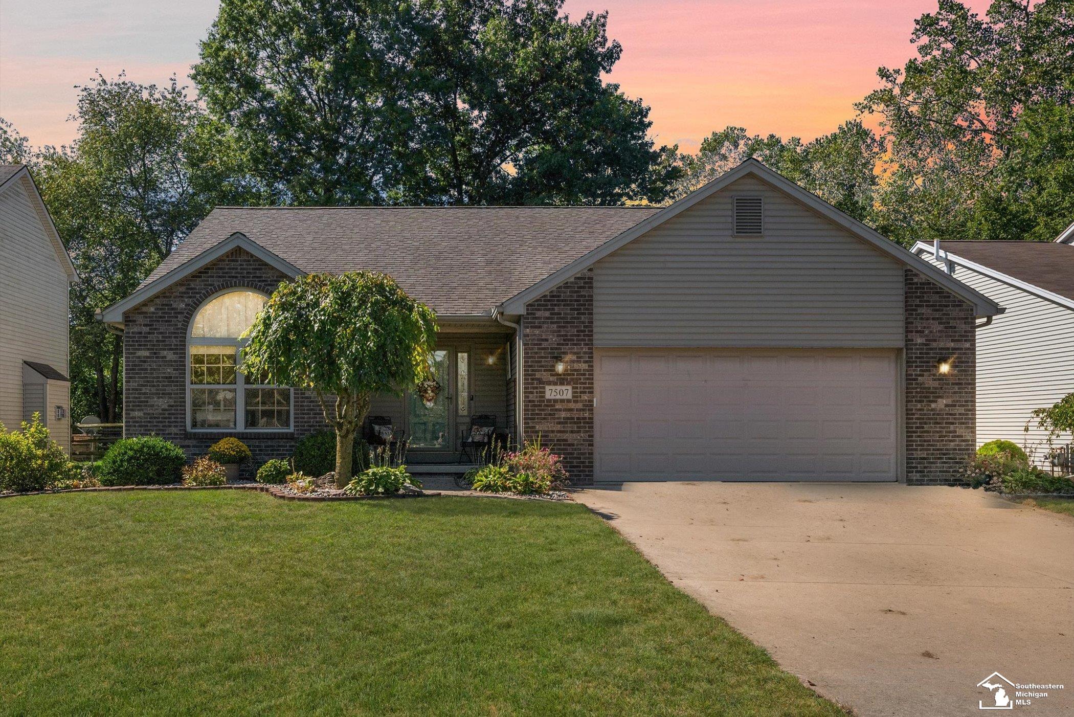 Willow Pointe Dr, Temperance, MI 48182