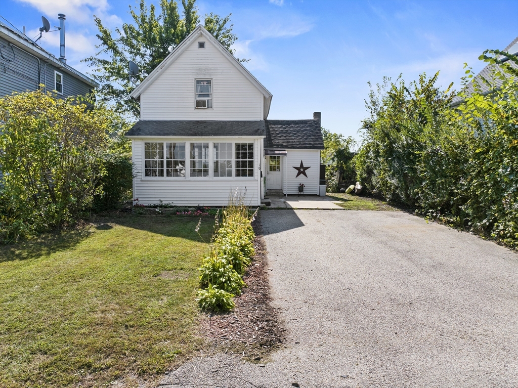 Essex St, Athol, MA 01331