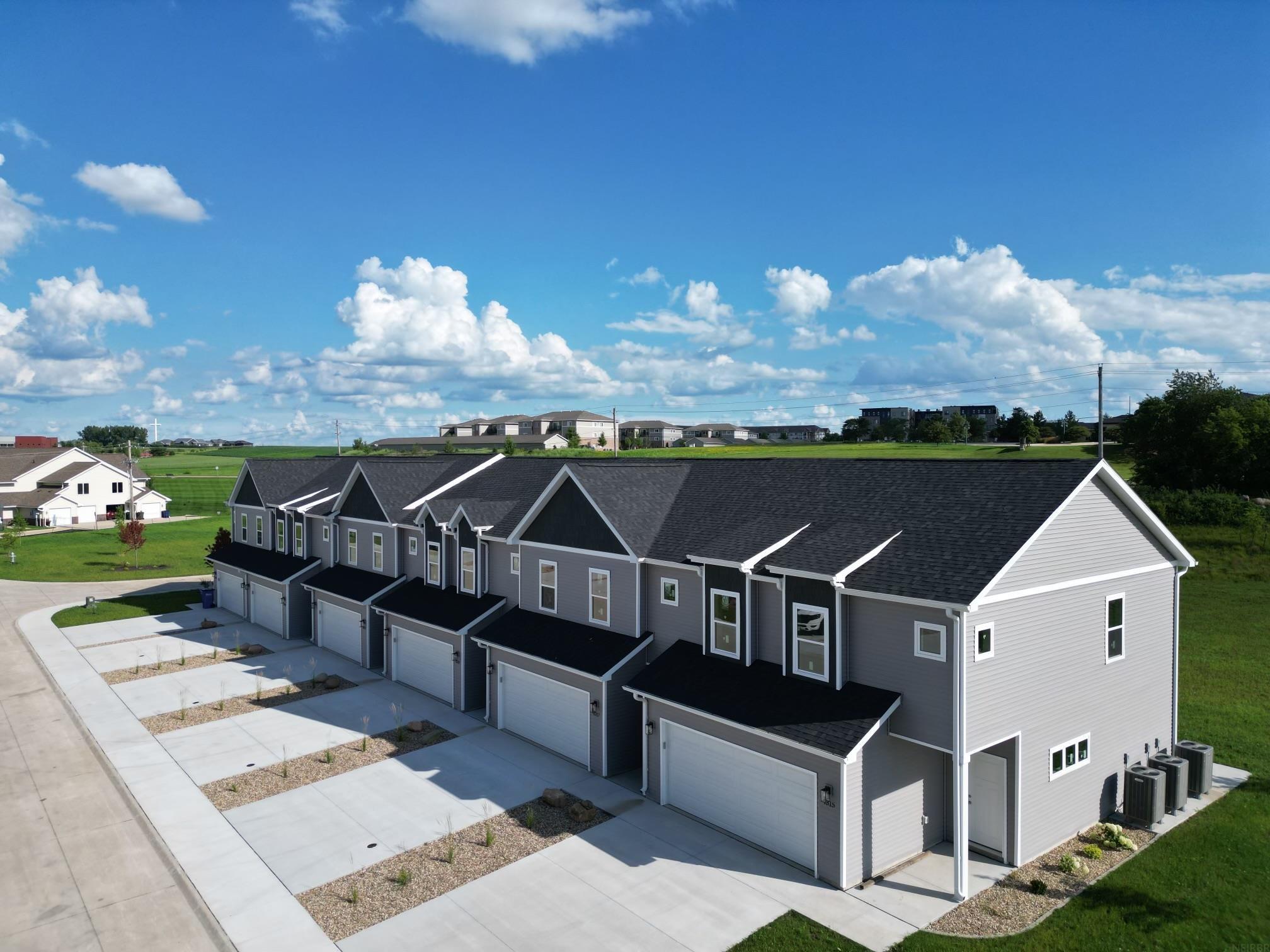 Spruce Creek Dr, Cedar Falls, IA 50613