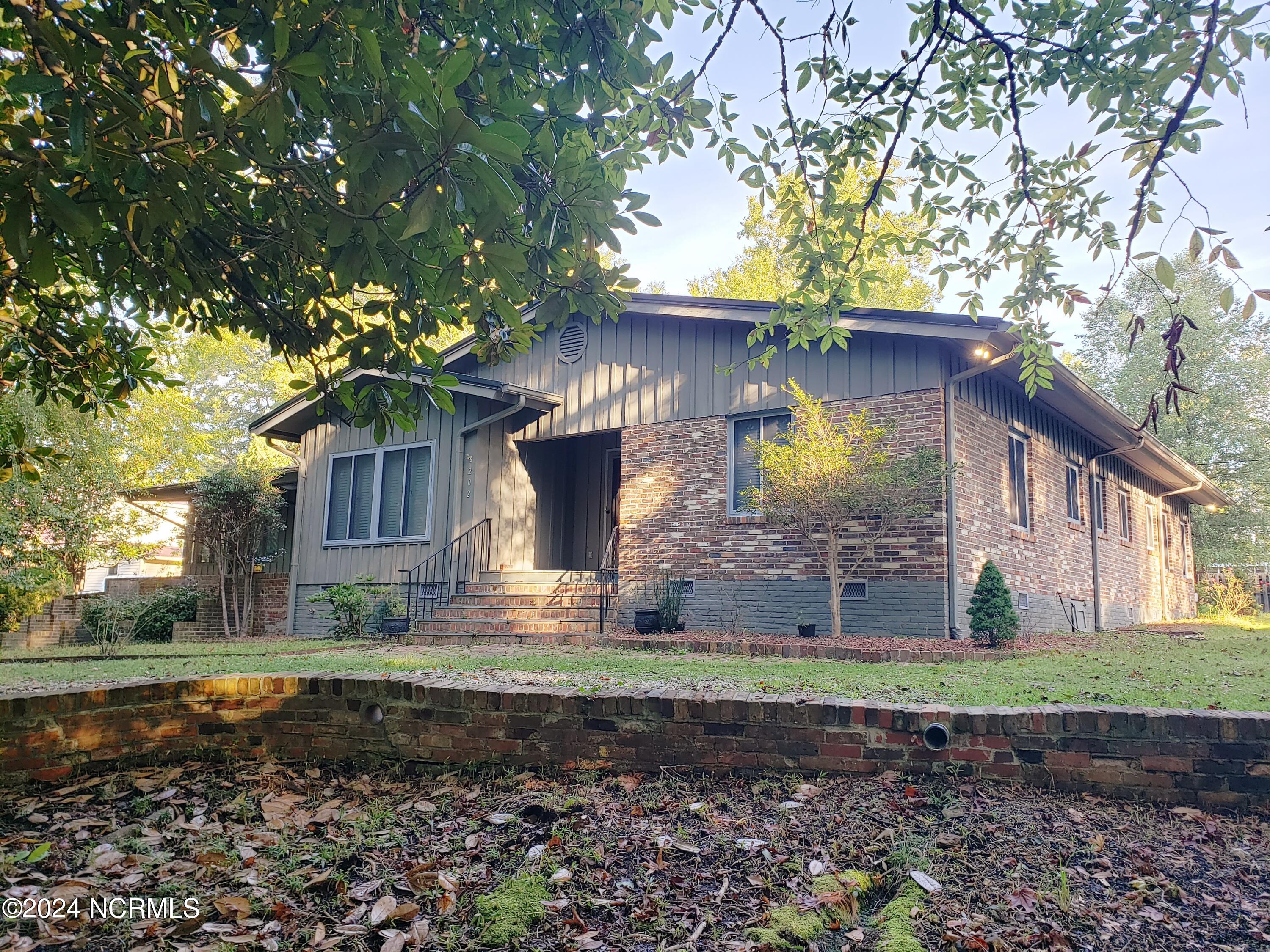 Oliver St, Whiteville, NC 28472