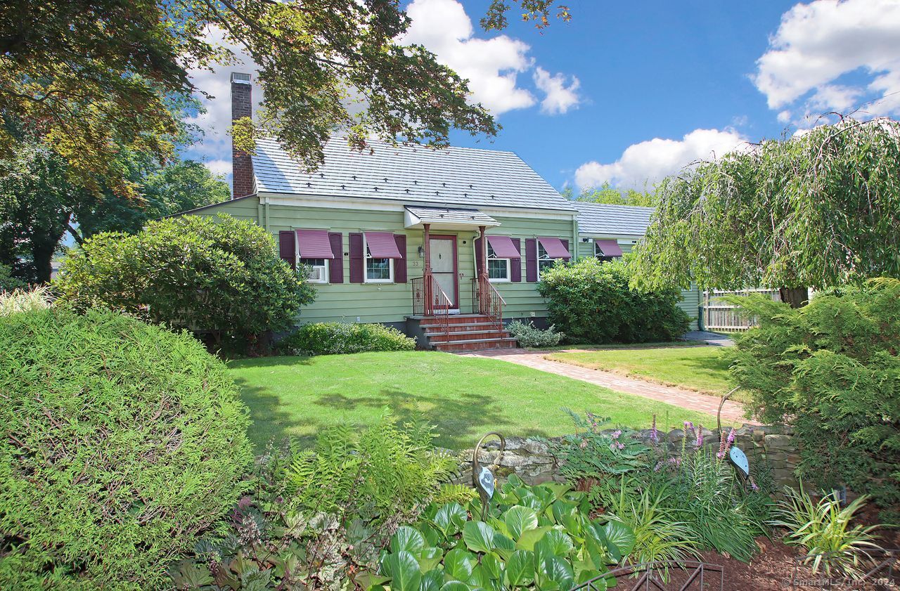 Vineyard Rd, North Haven, CT 06473