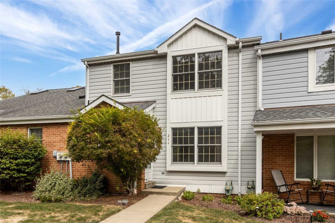 Greenwood Dr, Canonsburg, PA 15317