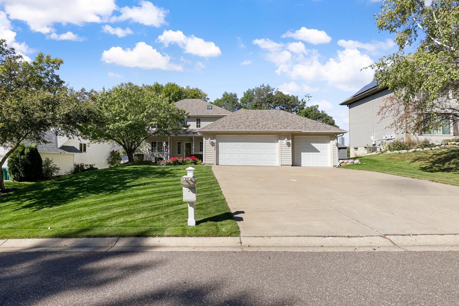 Lanewood Ln, Minneapolis, MN 55446
