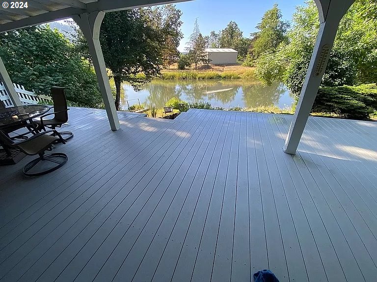Row River Rd, Cottage Grove, OR 97424