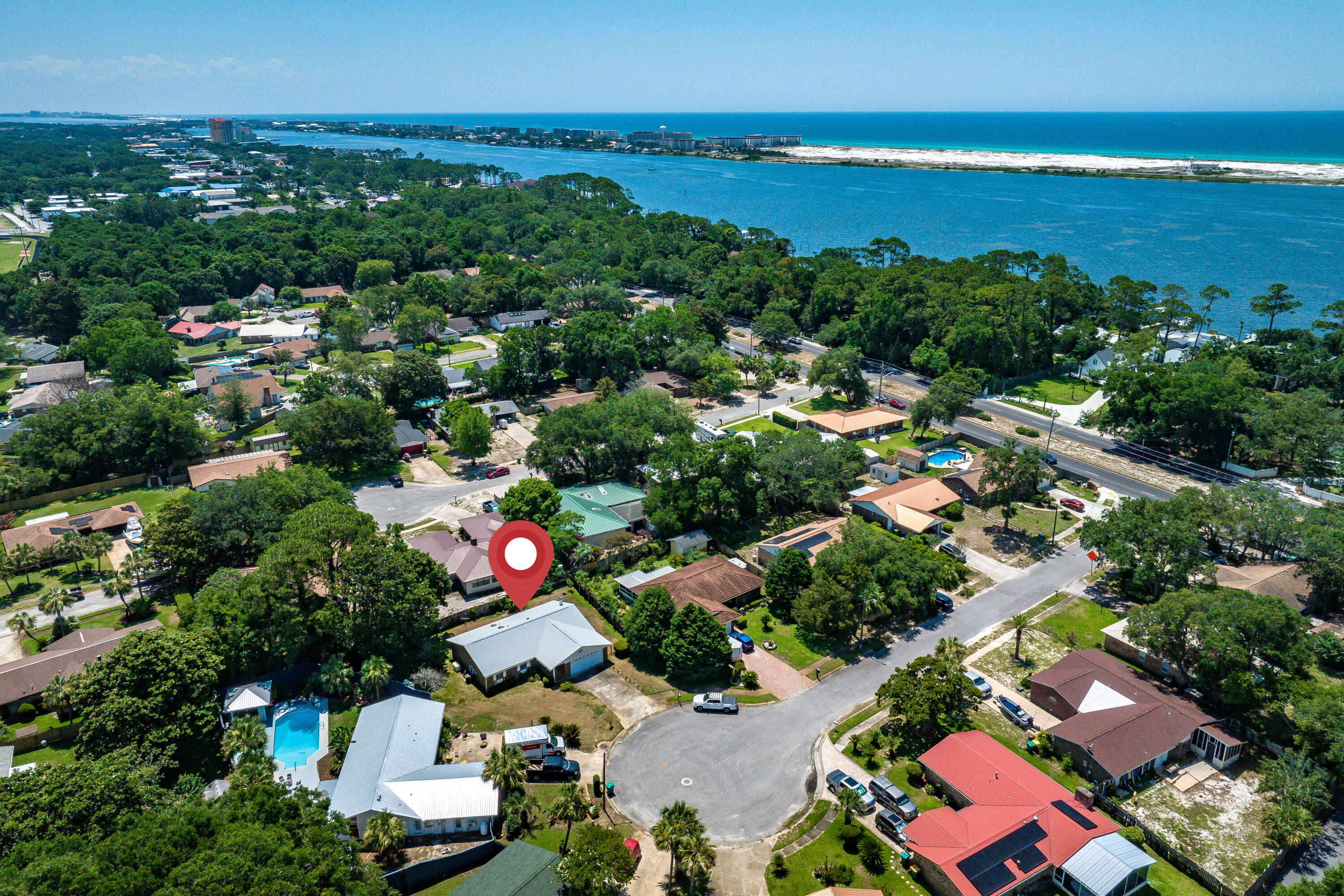 Royal Palm Ct, Mary Esther, FL 32569