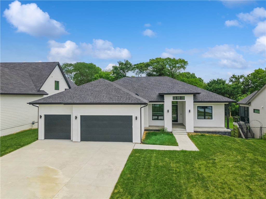 Roman Rd, Waukee, IA 50263