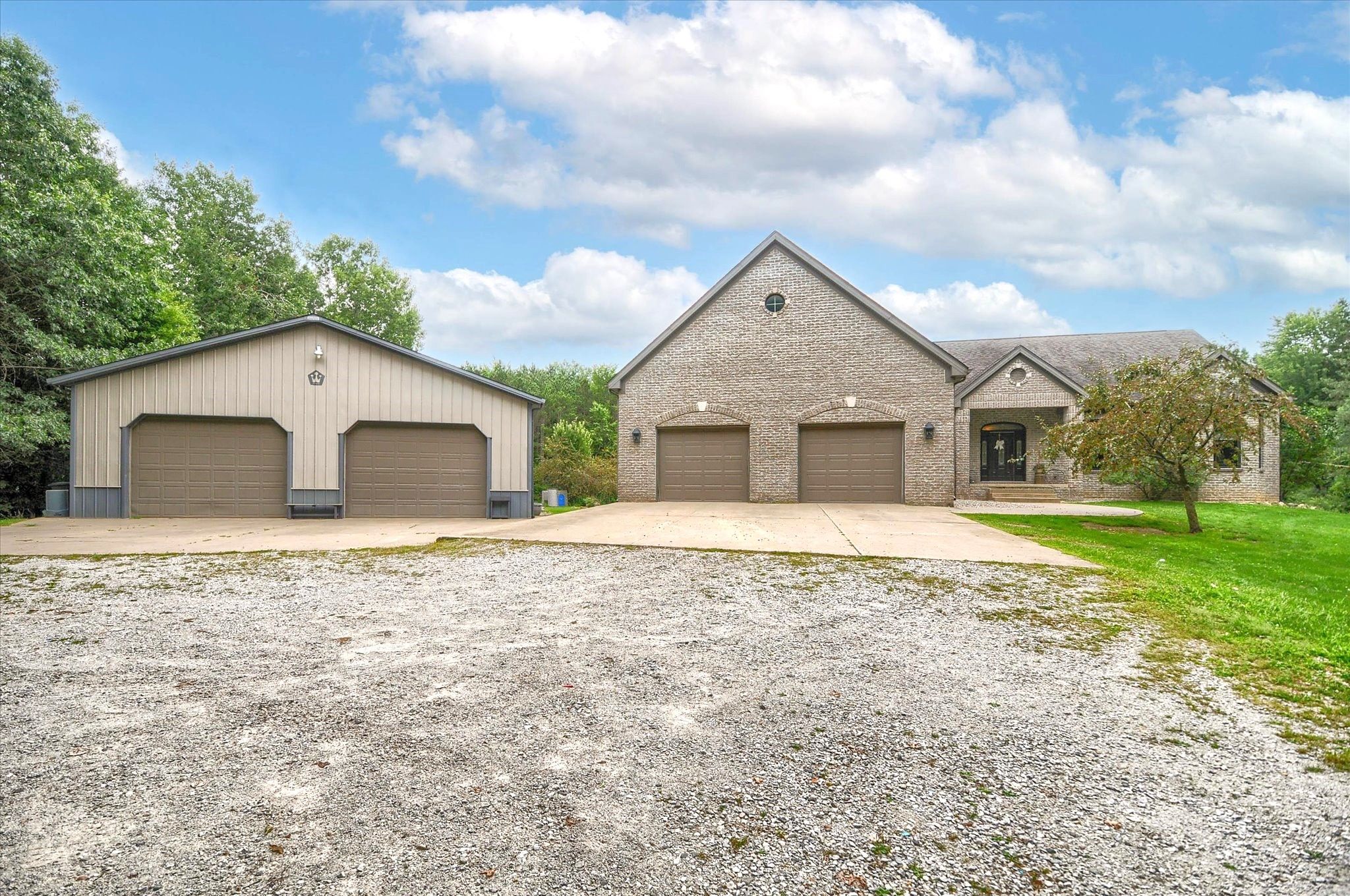 Five Lakes Rd, North Branch, MI 48461