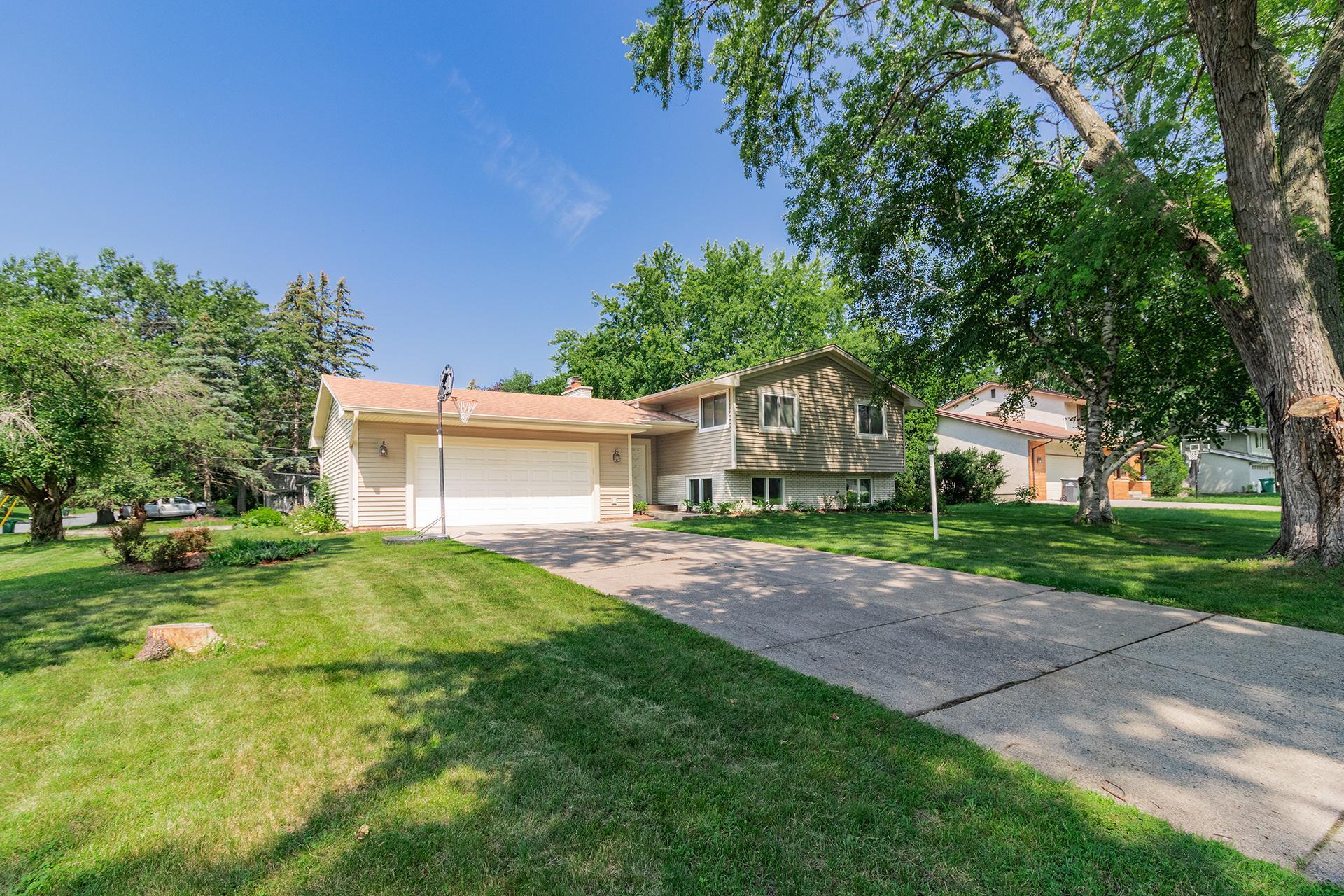 Nancy Pl, Saint Paul, MN 55126