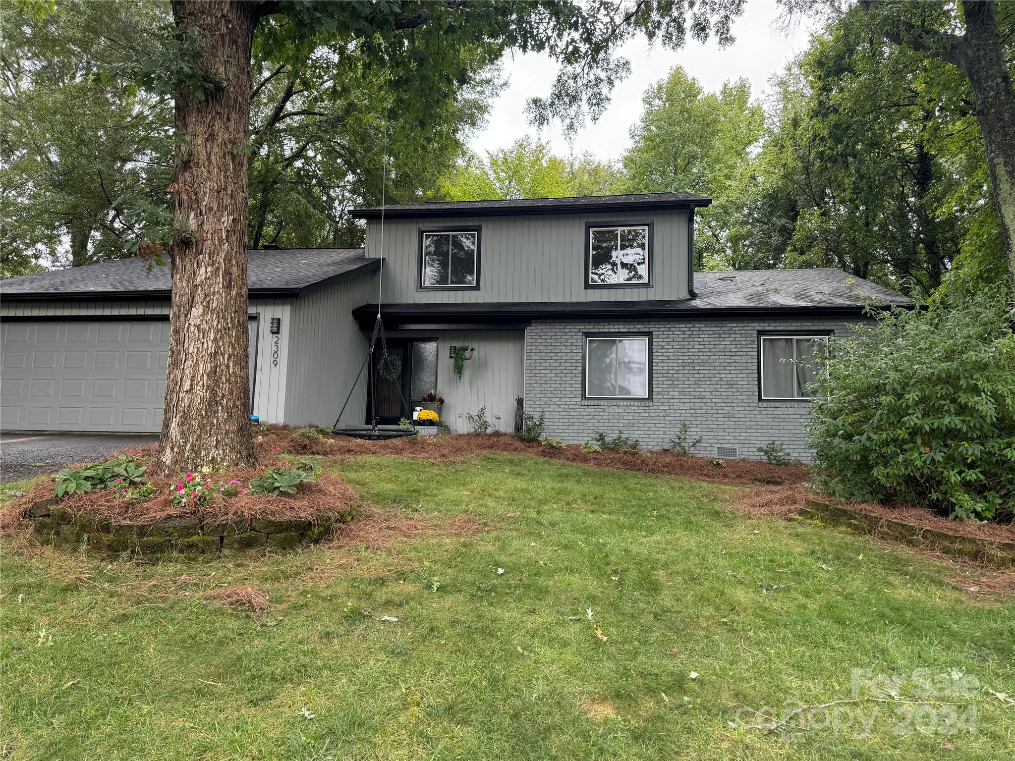 Lynbridge Dr, Charlotte, NC 28270