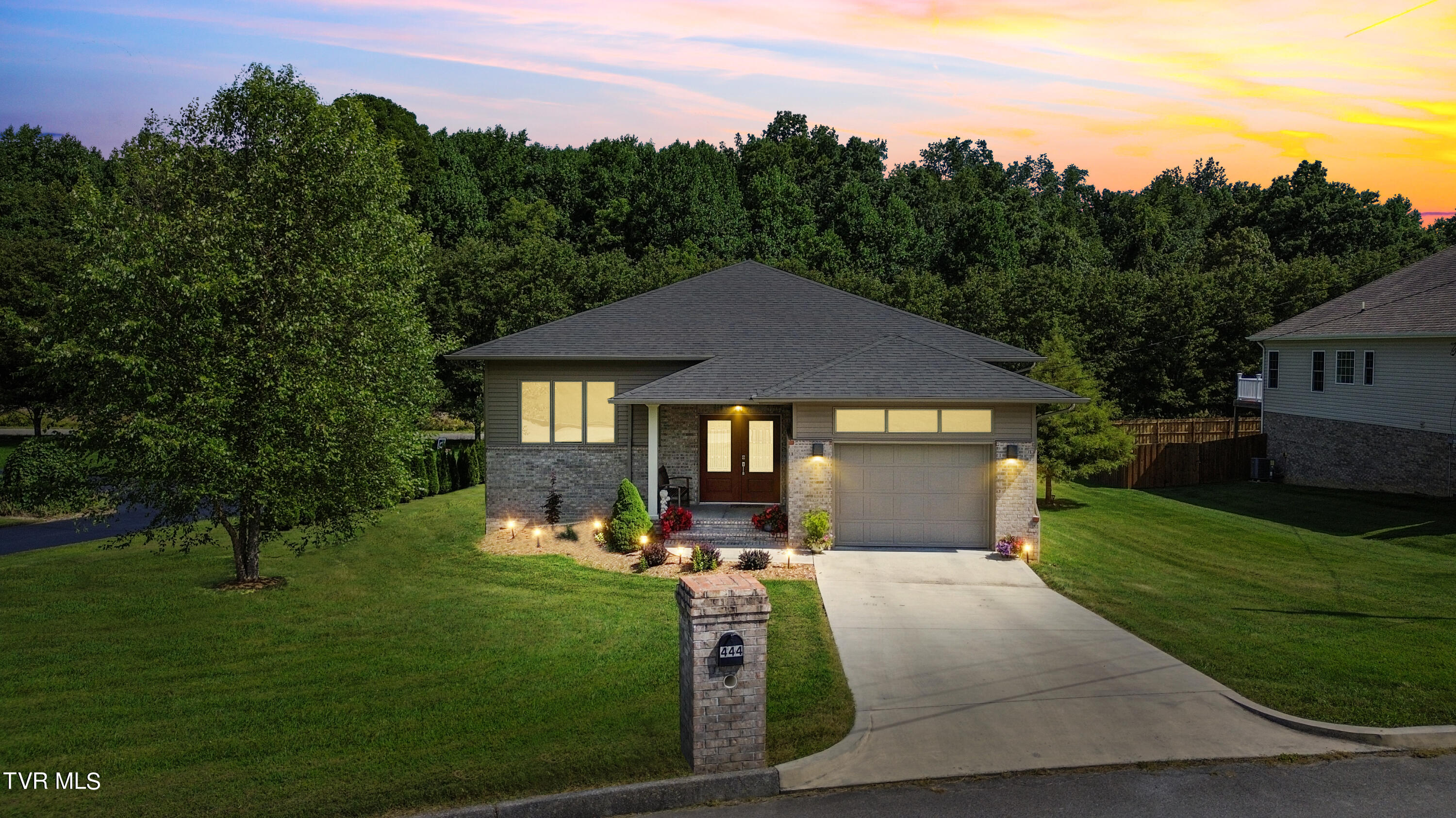 Sand Ridge Cir, Jonesborough, TN 37659