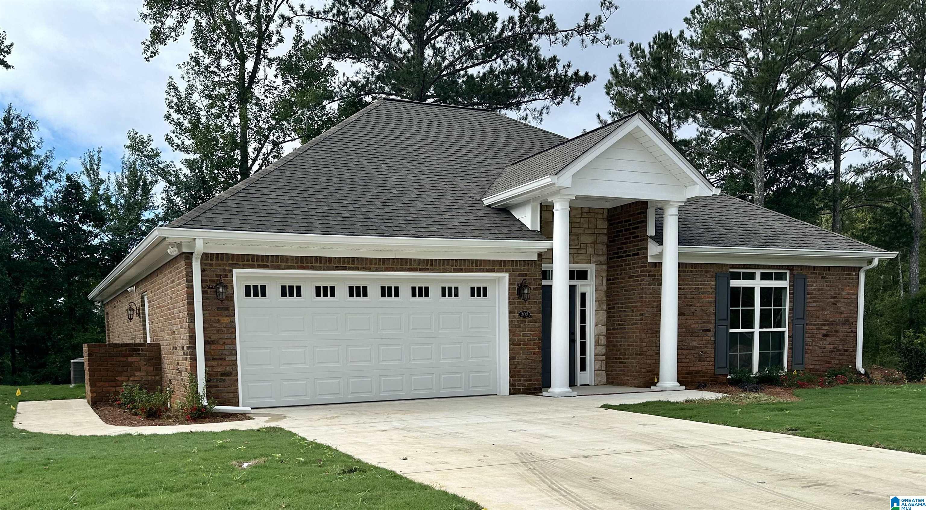 Village Cir, Anniston, AL 36207