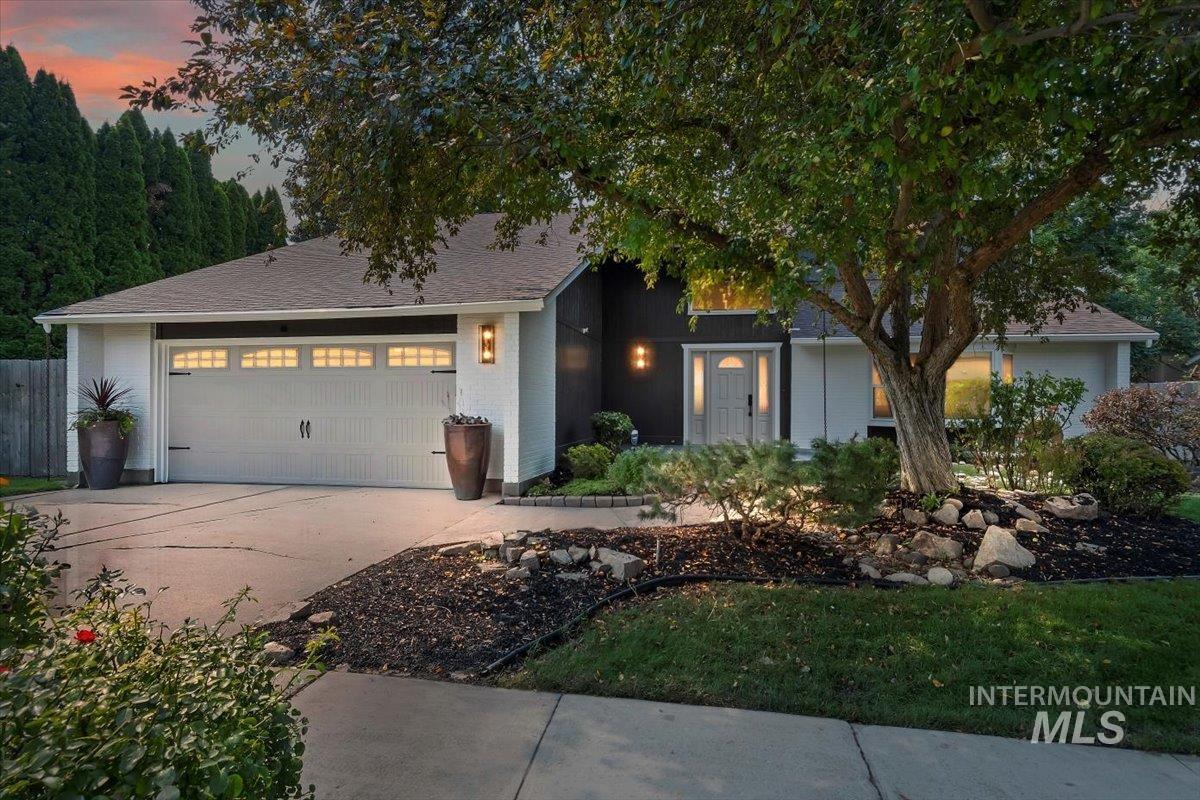 Farrington Dr, Eagle, ID 83616