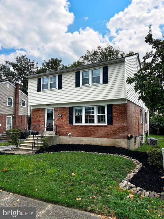 Massasoit St, Essington, PA 19029
