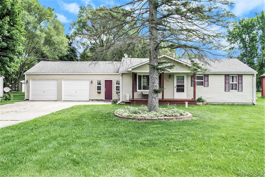 Lawrence St, Grand Blanc, MI 48439