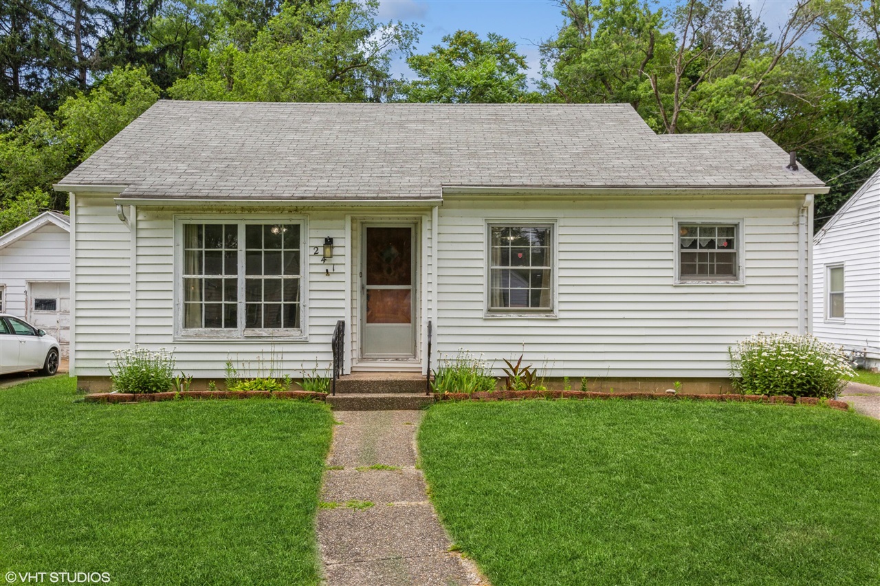 Elvern Dr, Benton Harbor, MI 49022