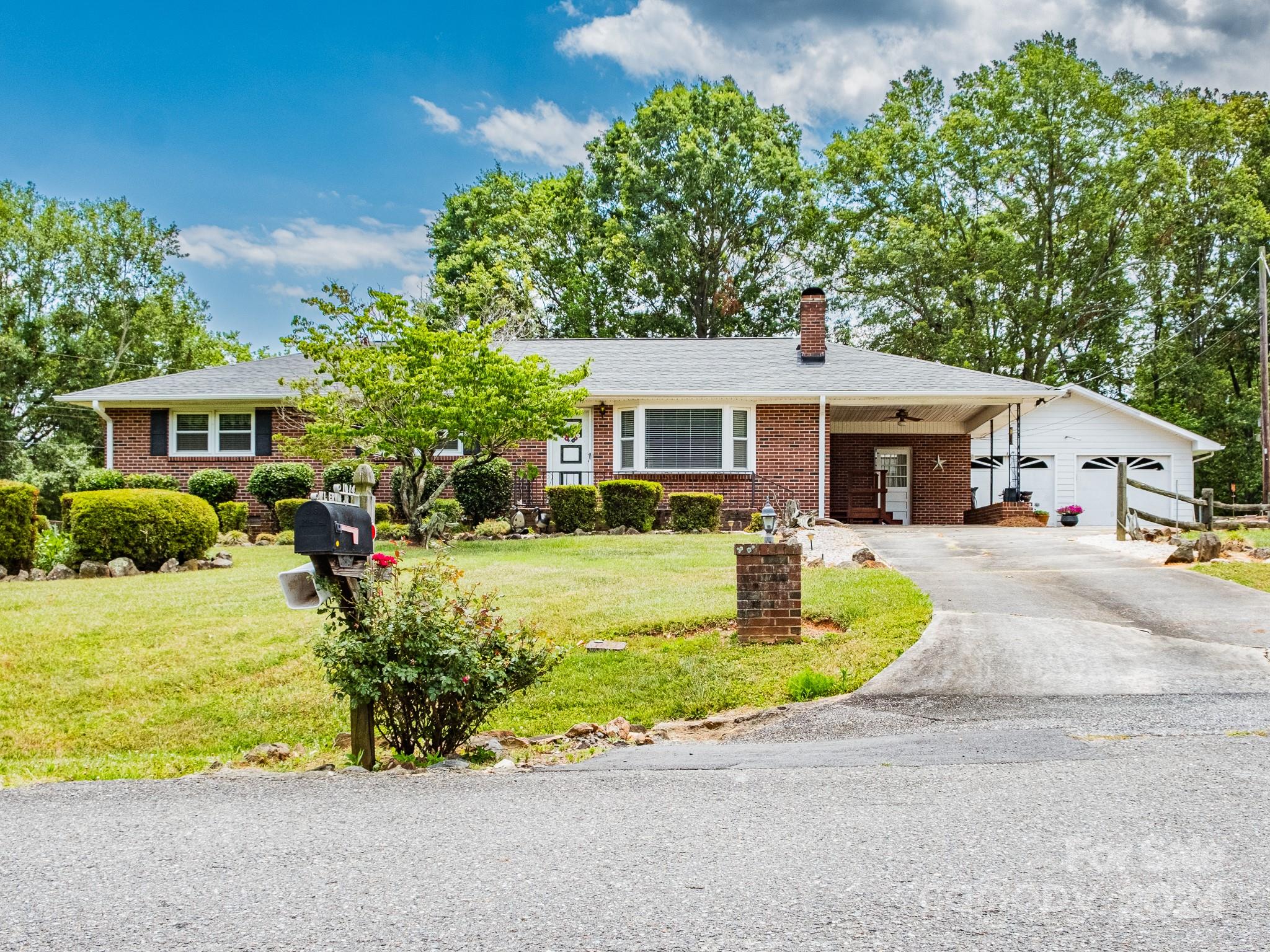 Rogosin Blvd, Lowell, NC 28098