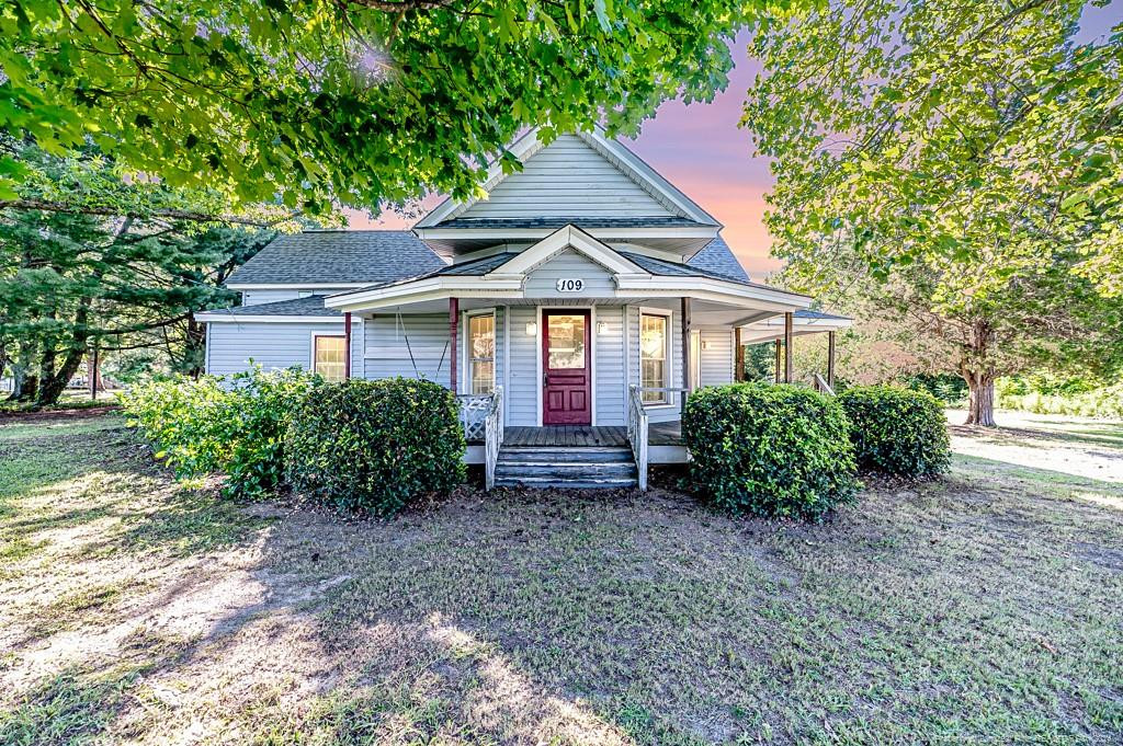 Oakland Ave, Broadway, NC 27505