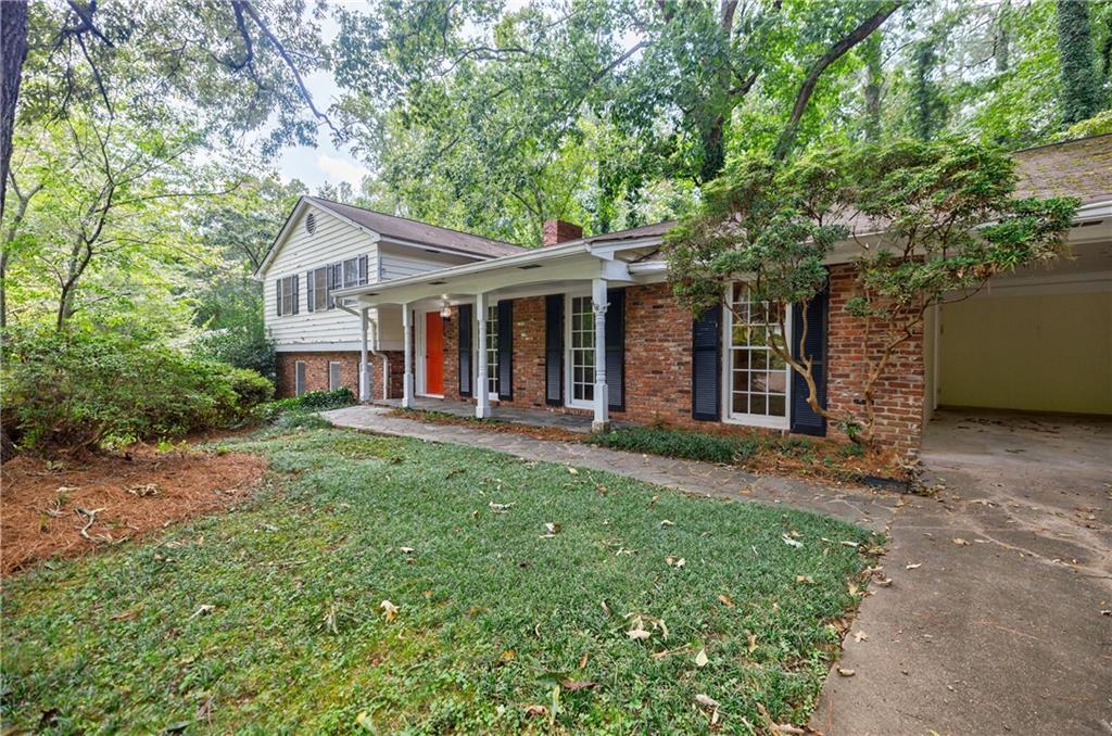 Edgewater Trl, Sandy Springs, GA 30328