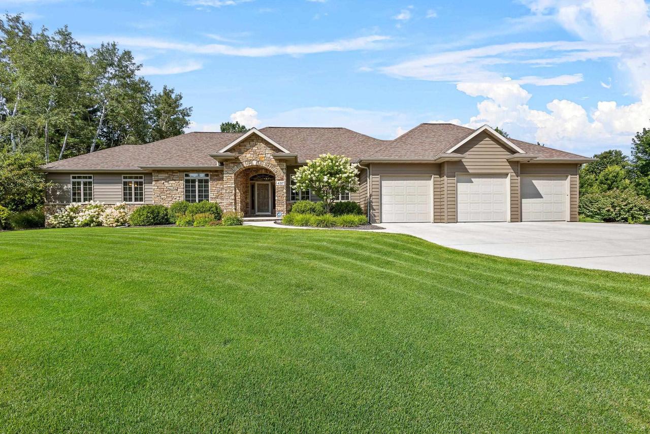 Forest Ridge Dr, Suamico, WI 54313