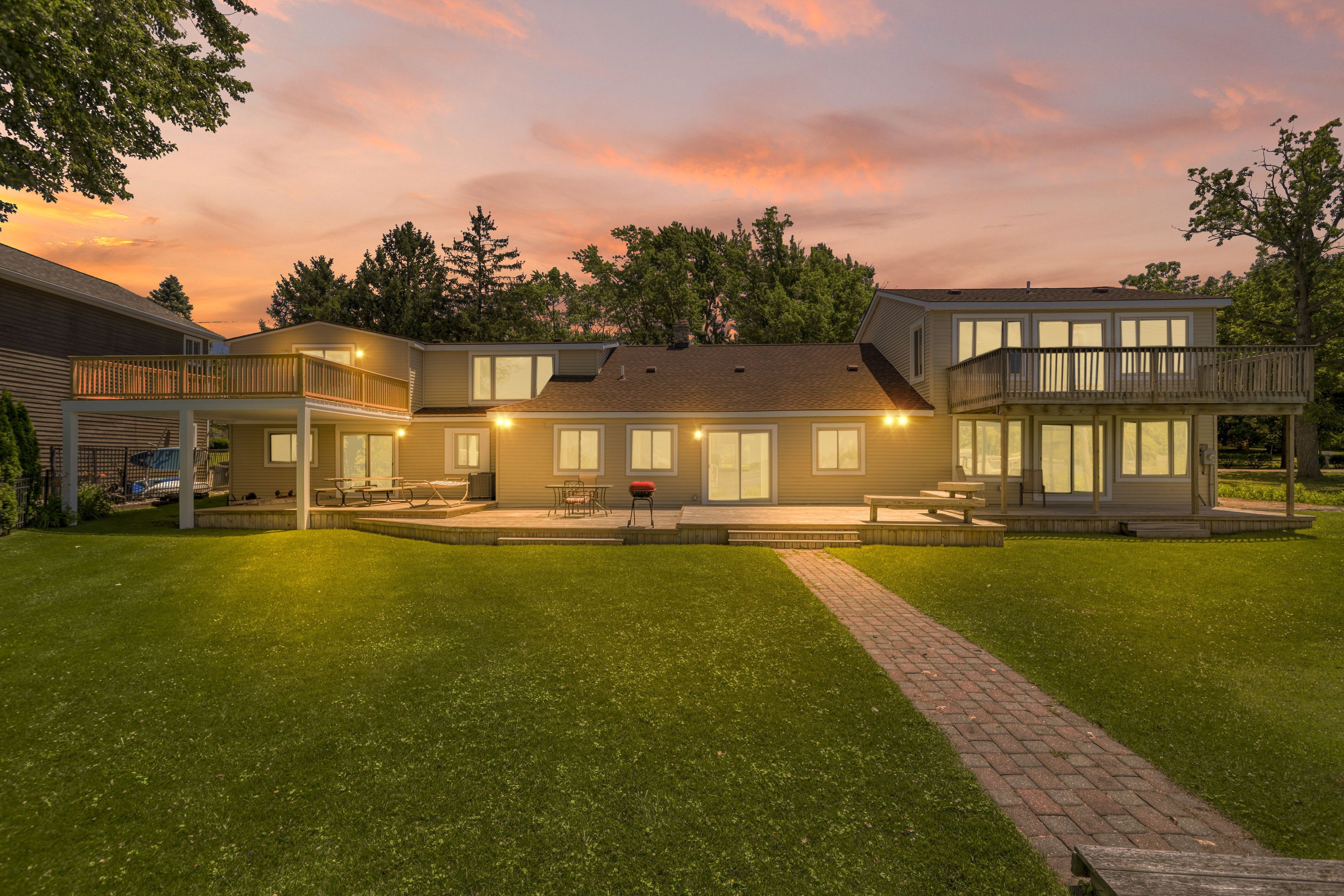 Hughes Rd, Brighton, MI 48114