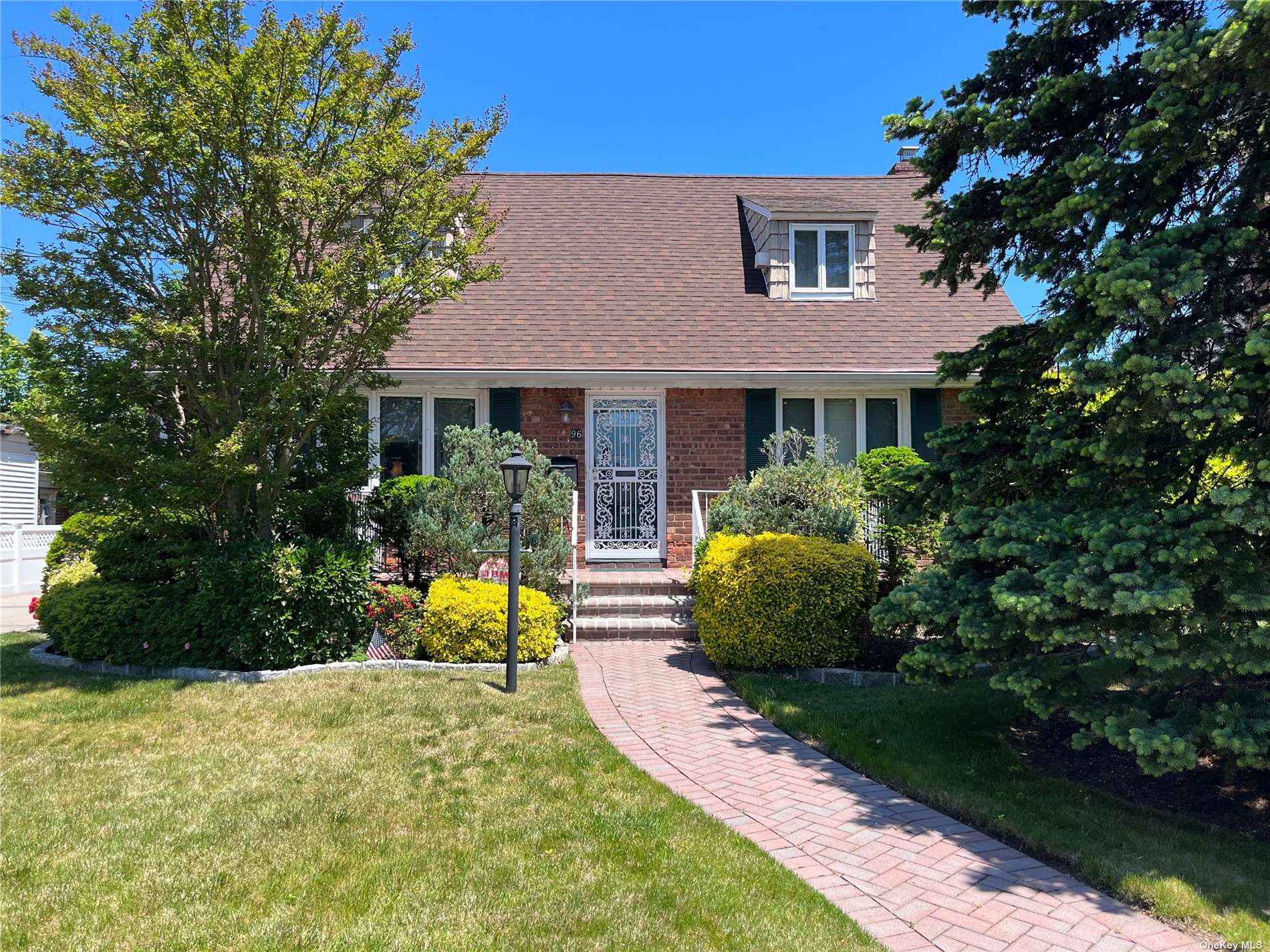 Carolyn Ave, Valley Stream, NY 11580