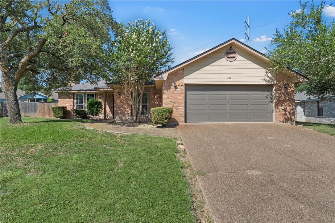 Cross Country Dr, Hewitt, TX 76643