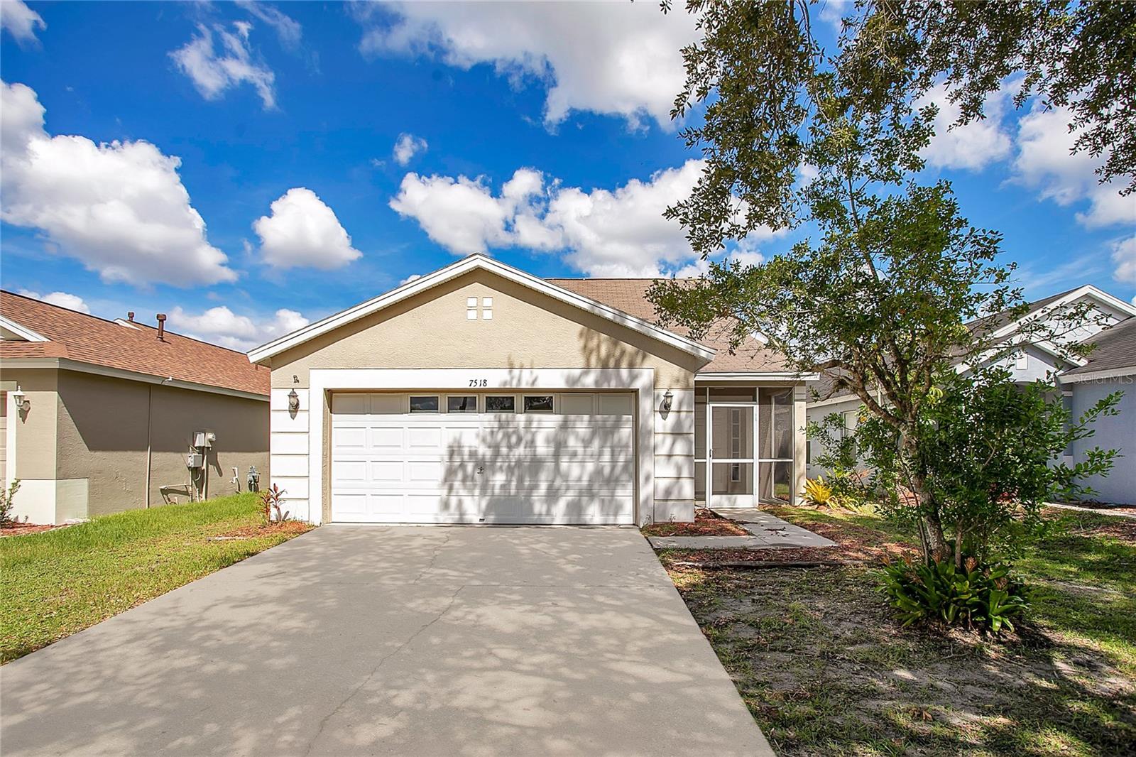 Oxford Garden Cir, Apollo Beach, FL 33572