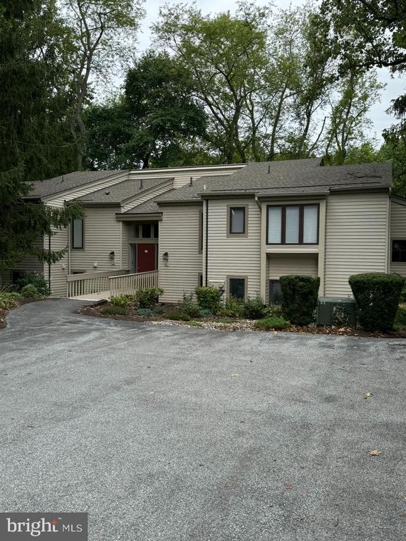 Chandler Dr, West Chester, PA 19380