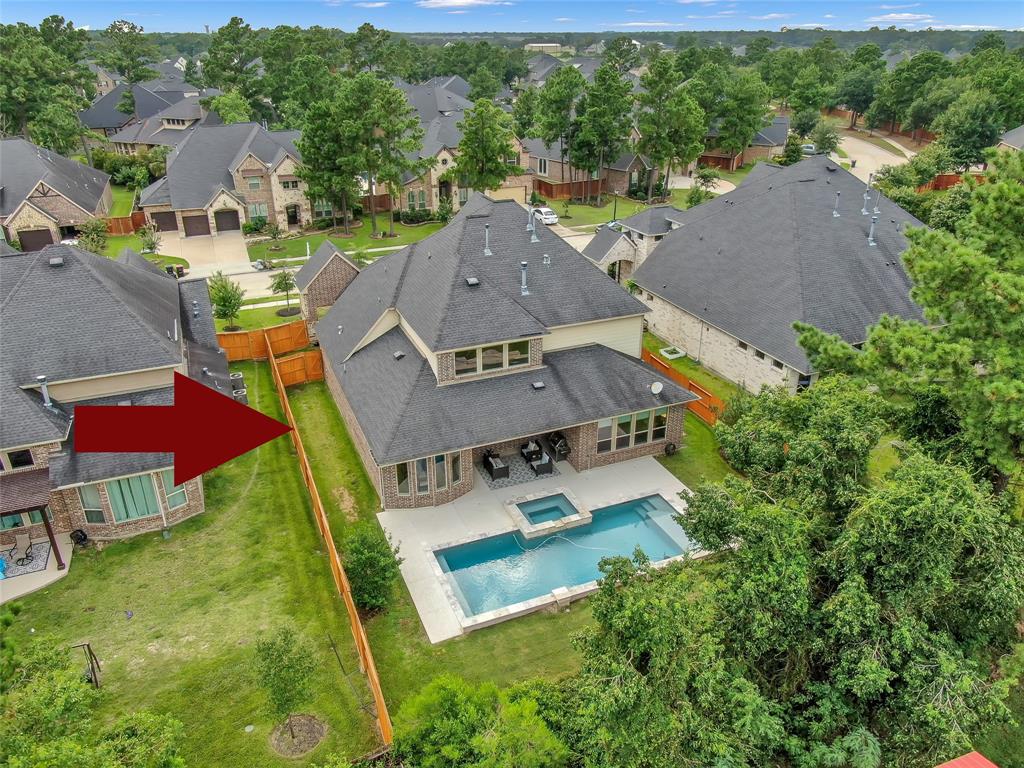 Blackberry Trail Ln, Cypress, TX 77433